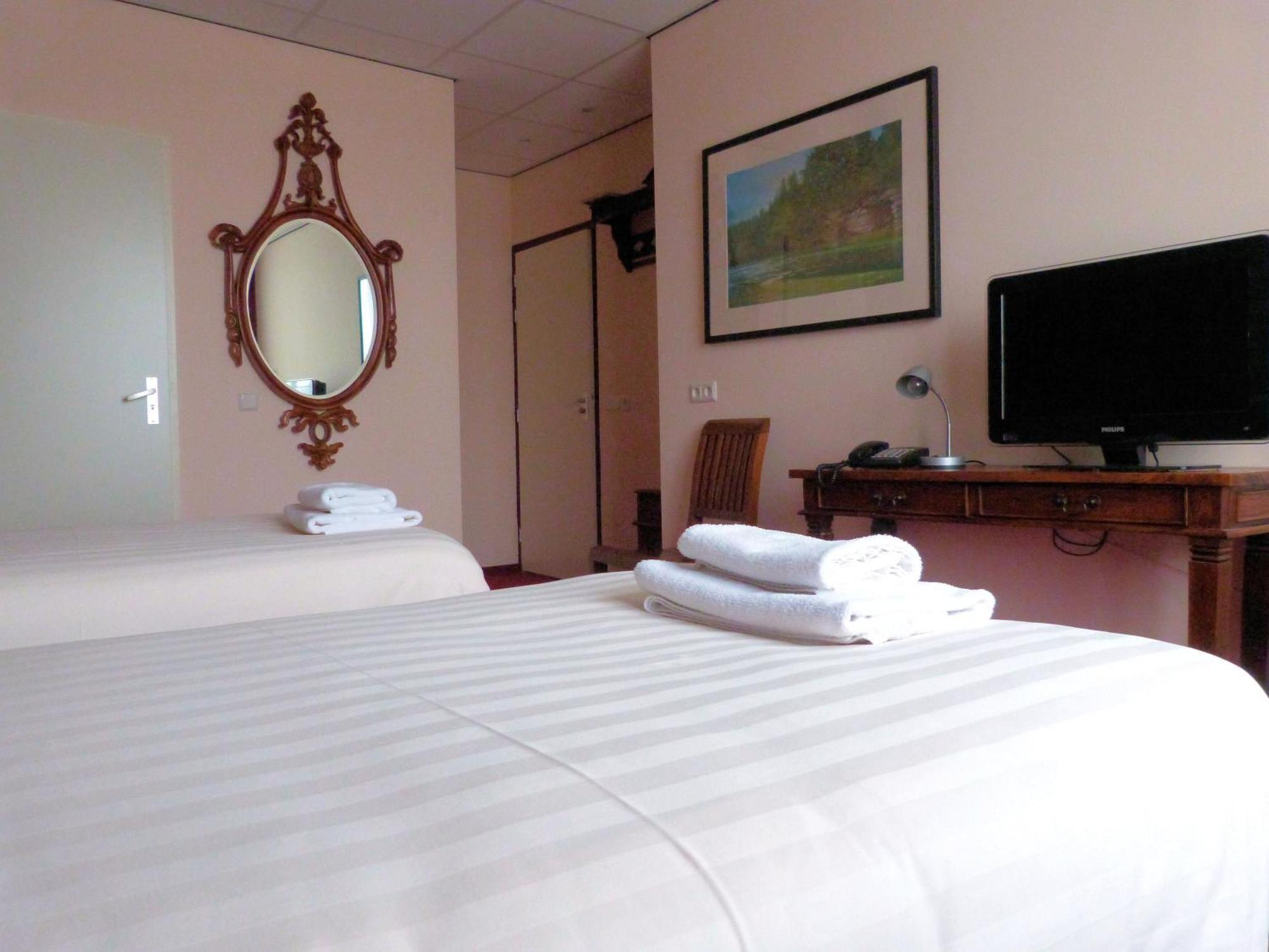 Hotel Wienerhof เดนเฮลเดอร์ ภายนอก รูปภาพ